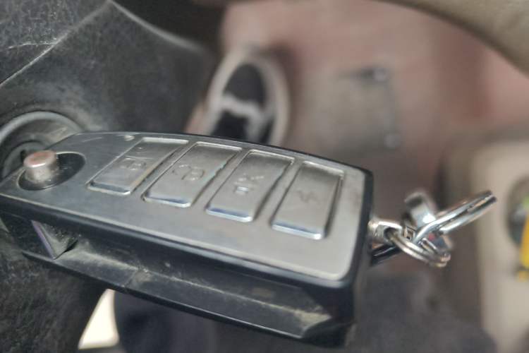 Used Dongfeng Xiaokang C37 2015 1.5L Standard II DK15-06 Vehicle Key