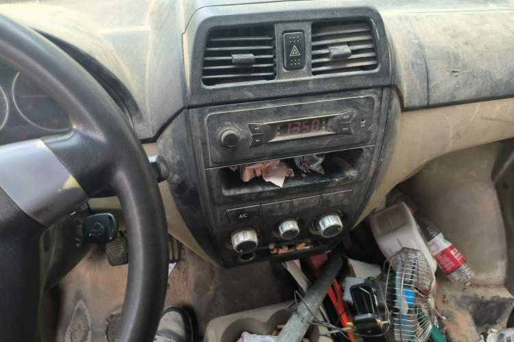 Used Dongfeng Xiaokang C37 2015 1.5L Standard II DK15-06 Audio And AC Panel