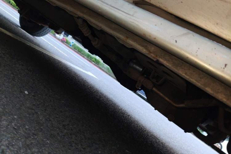 Used Dongfeng Xiaokang C37 2015 1.5L Standard II DK15-06 Chassis Front Right