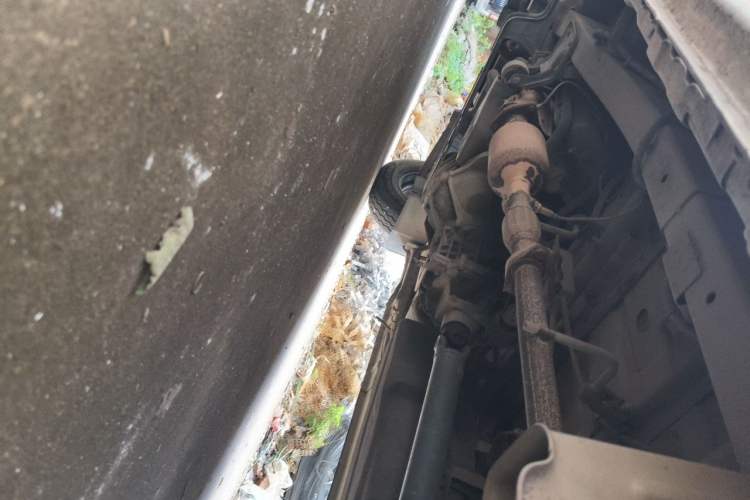 Used Dongfeng Xiaokang C37 2015 1.5L Standard II DK15-06 Chassis Front Right