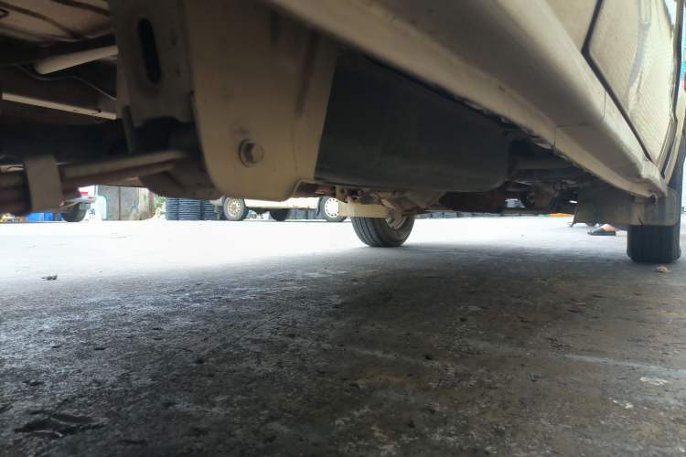 Used Dongfeng Xiaokang C37 2015 1.5L Standard II DK15-06 Chassis Rear Right
