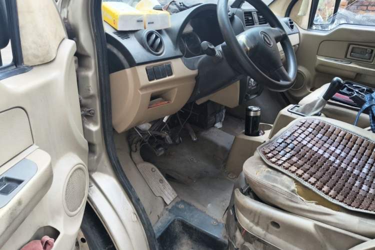 Used Dongfeng Xiaokang C37 2015 1.5L Standard II DK15-06 Driver Seat