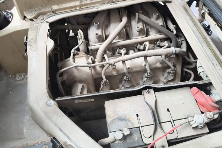 Used Dongfeng Xiaokang C37 2015 1.5L Standard II DK15-06 Engine Bay