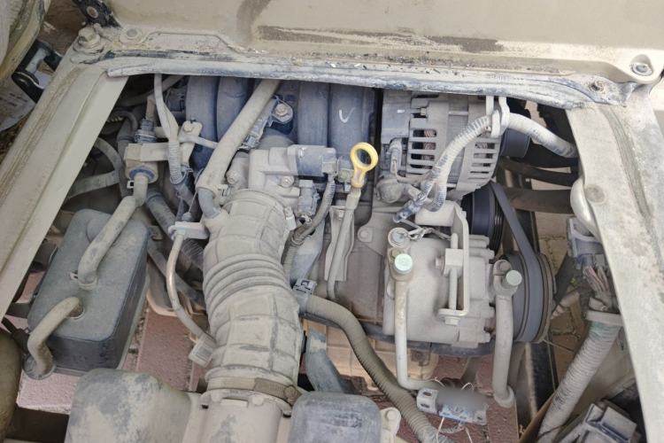 Used Dongfeng Xiaokang C37 2015 1.5L Standard II DK15-06 Engine Bay Right
