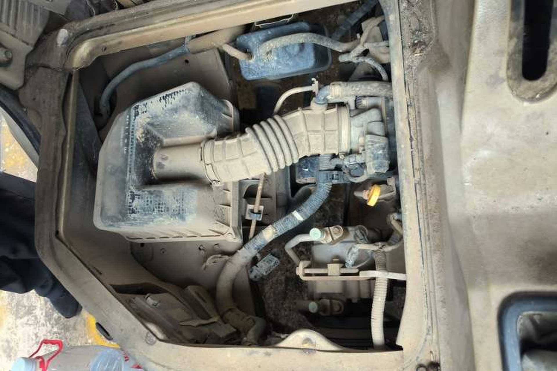 Used Dongfeng Xiaokang C37 2015 1.5L Standard II DK15-06 Engine Bay Right