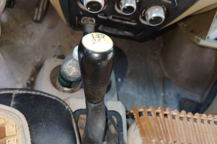 Used Dongfeng Xiaokang C37 2015 1.5L Standard II DK15-06 Gear Lever