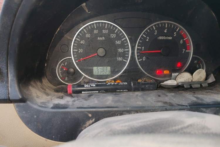 Used Dongfeng Xiaokang C37 2015 1.5L Standard II DK15-06 Odometer Close Up