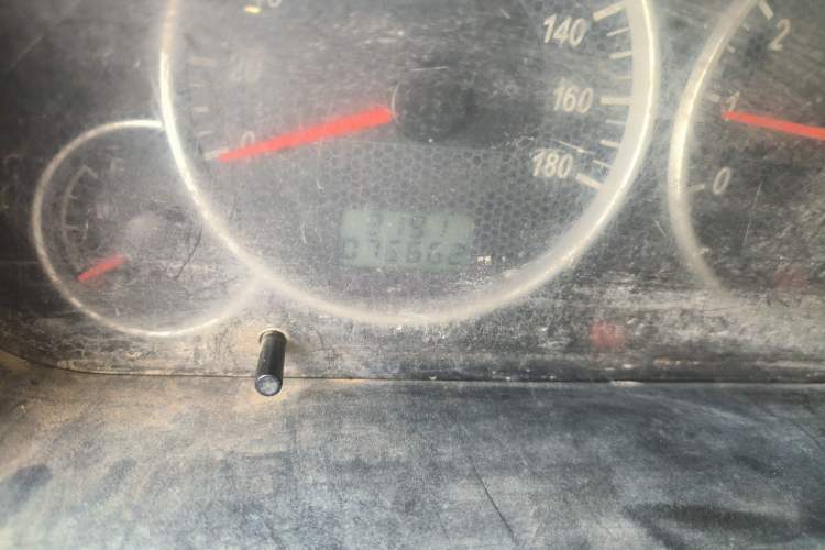Used Dongfeng Xiaokang C37 2015 1.5L Standard II DK15-06 Odometer Close Up