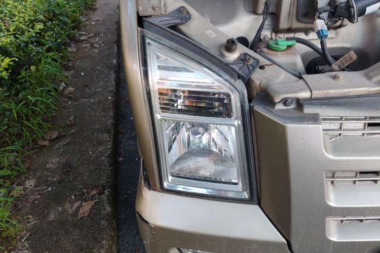 Used Dongfeng Xiaokang C37 2015 1.5L Standard II DK15-06 Right Front Headlight