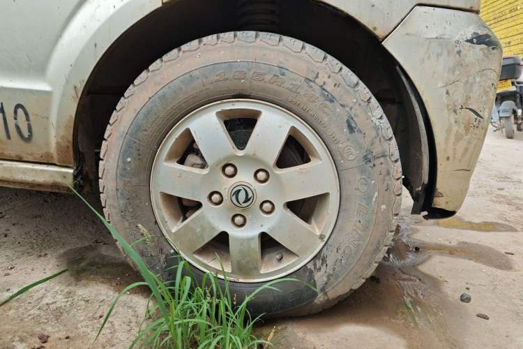 Used Dongfeng Xiaokang C37 2015 1.5L Standard II DK15-06 Right Front Wheel Hub