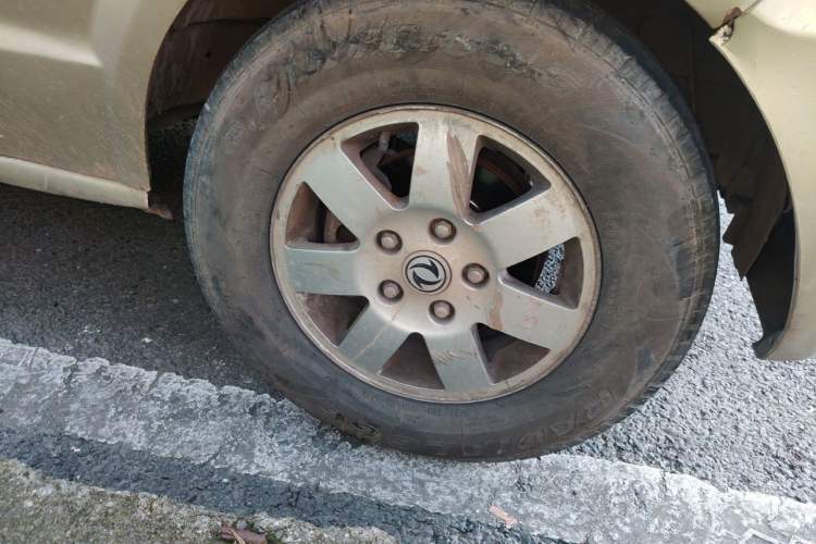 Used Dongfeng Xiaokang C37 2015 1.5L Standard II DK15-06 Right Front Wheel Hub