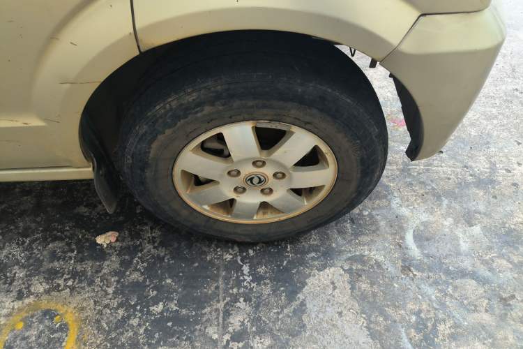 Used Dongfeng Xiaokang C37 2015 1.5L Standard II DK15-06 Right Front Wheel Hub