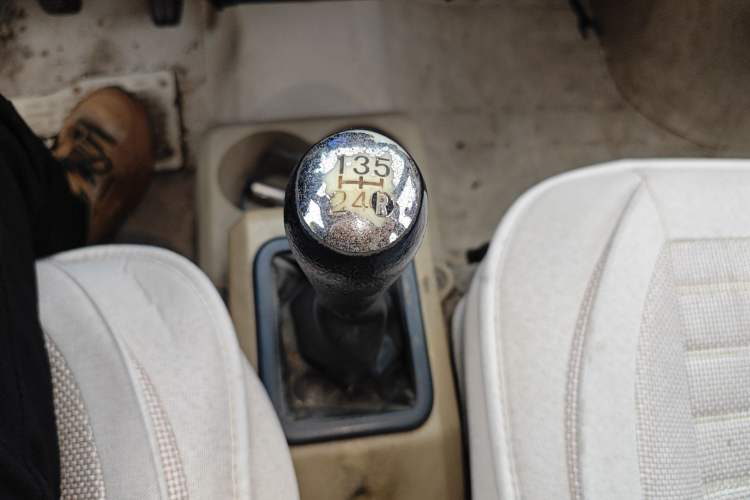 Used Dongfeng Xiaokang C37 2016 1.5L Standard II DK15-06 Gear Lever