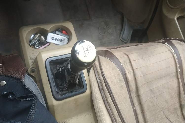 Used Dongfeng Xiaokang C37 2016 1.5L Standard II DK15-06 Gear Lever