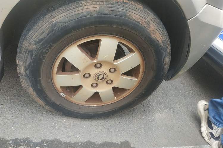 Used Dongfeng Xiaokang C37 2016 1.5L Standard II DK15-06 Right Front Wheel Hub