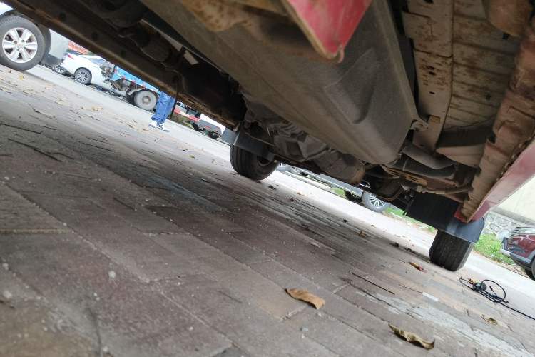Used Dongfeng Xiaokang C37 2016 1.5L Standard II DK15-06 Chassis Rear Right