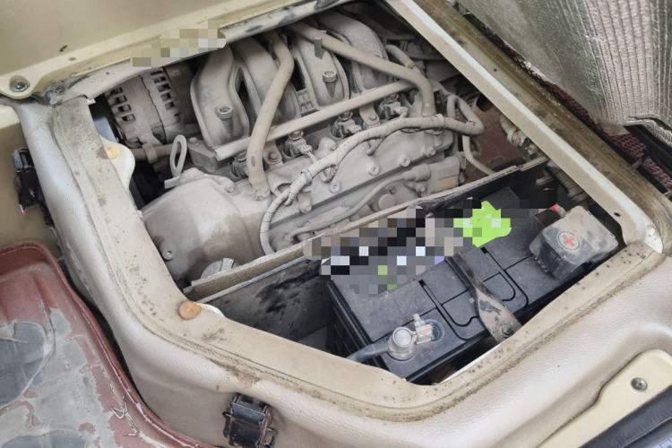 Used Dongfeng Xiaokang C37 2016 1.5L Standard II DK15-06 Engine Bay
