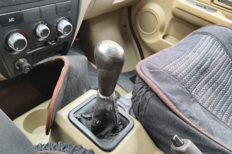Used Dongfeng Xiaokang C37 2016 1.5L Standard II DK15-06 Gear Lever
