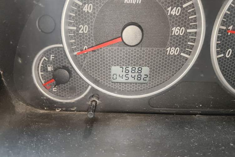 Used Dongfeng Xiaokang C37 2016 1.5L Standard II DK15-06 Odometer Close Up