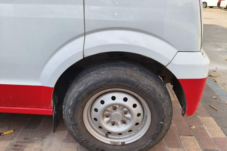 Used Dongfeng Xiaokang C37 2016 1.5L Standard II DK15-06 Right Front Wheel Hub