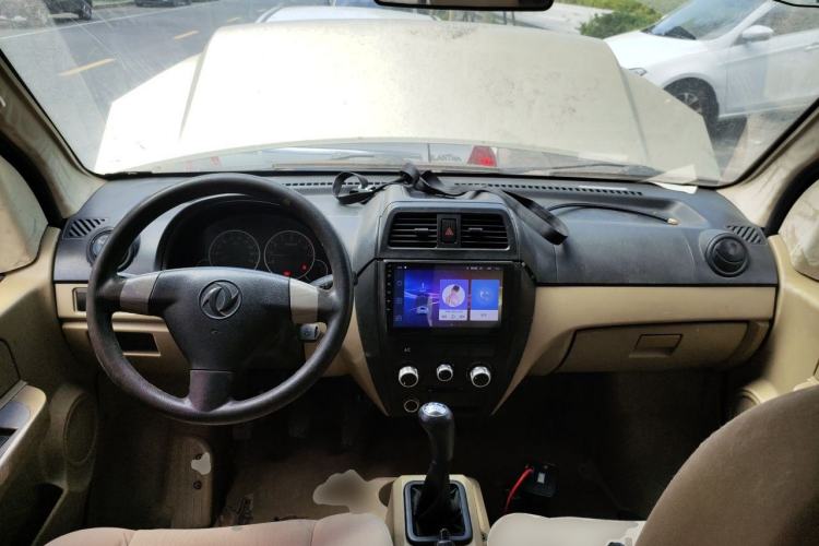 Used Dongfeng Xiaokang C37 2016 1.5L Standard II DK15-06 Center Console