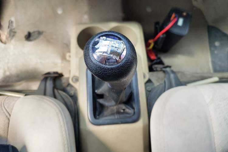 Used Dongfeng Xiaokang C37 2016 1.5L Standard II DK15-06 Gear Lever