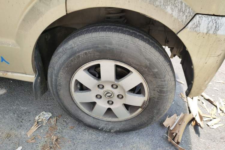 Used Dongfeng Xiaokang C37 2016 1.5L Standard II DK15-06 Right Front Wheel Hub
