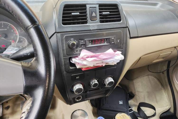 Used Dongfeng Xiaokang C37 2016 1.5L Standard II DK15-06 Audio And AC Panel