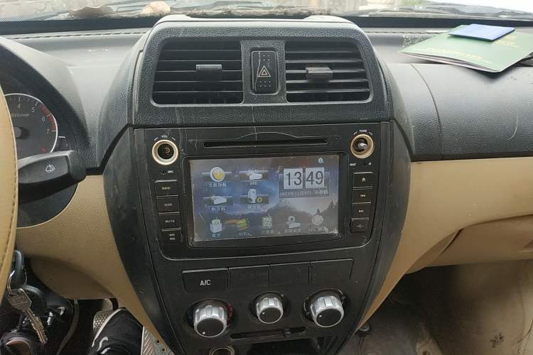 Used Dongfeng Xiaokang C37 2016 1.5L Standard II DK15-06 Audio And AC Panel