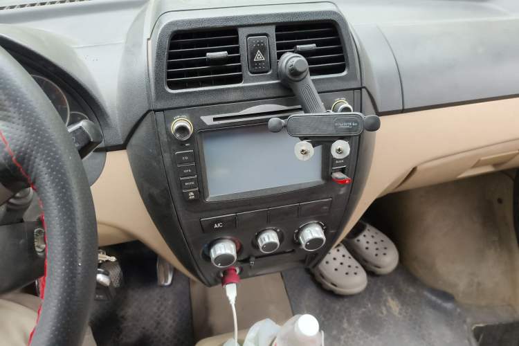 Used Dongfeng Xiaokang C37 2016 1.5L Standard II DK15-06 Audio And AC Panel