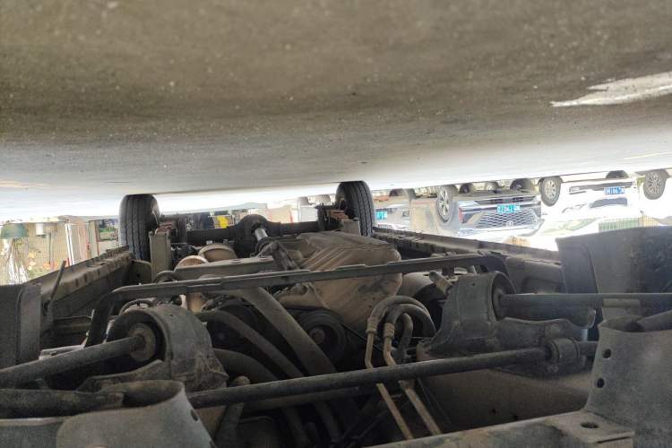 Used Dongfeng Xiaokang C37 2016 1.5L Standard II DK15-06 Chassis Front