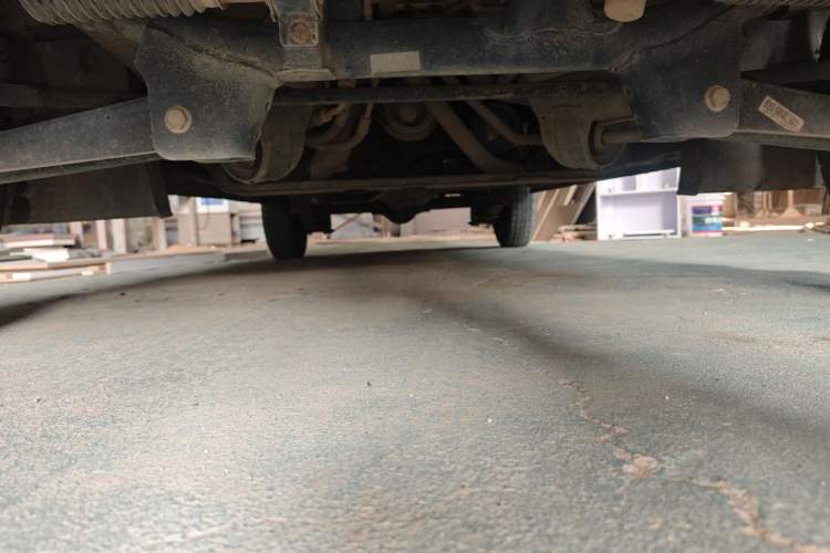 Used Dongfeng Xiaokang C37 2016 1.5L Standard II DK15-06 Chassis Front