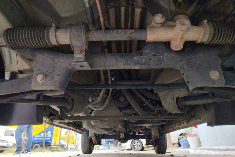 Used Dongfeng Xiaokang C37 2016 1.5L Standard II DK15-06 Chassis Front