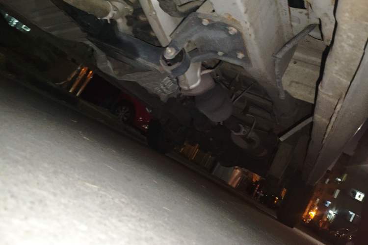 Used Dongfeng Xiaokang C37 2016 1.5L Standard II DK15-06 Chassis Front Left