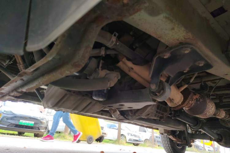 Used Dongfeng Xiaokang C37 2016 1.5L Standard II DK15-06 Chassis Front Left