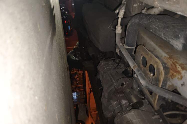 Used Dongfeng Xiaokang C37 2016 1.5L Standard II DK15-06 Chassis Front Right