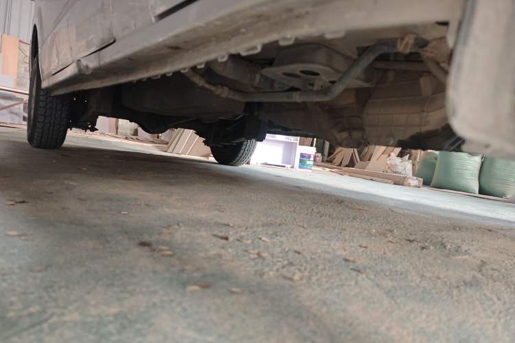 Used Dongfeng Xiaokang C37 2016 1.5L Standard II DK15-06 Chassis Front Right