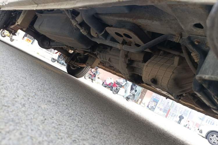 Used Dongfeng Xiaokang C37 2016 1.5L Standard II DK15-06 Chassis Front Right