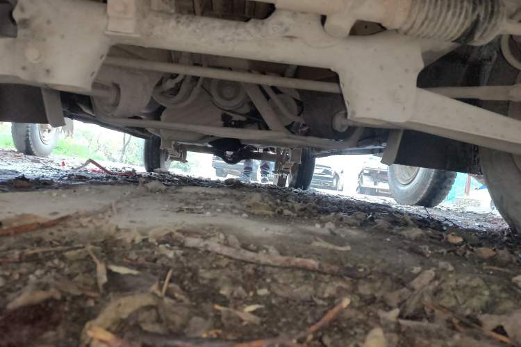 Used Dongfeng Xiaokang C37 2016 1.5L Standard II DK15-06 Chassis Front