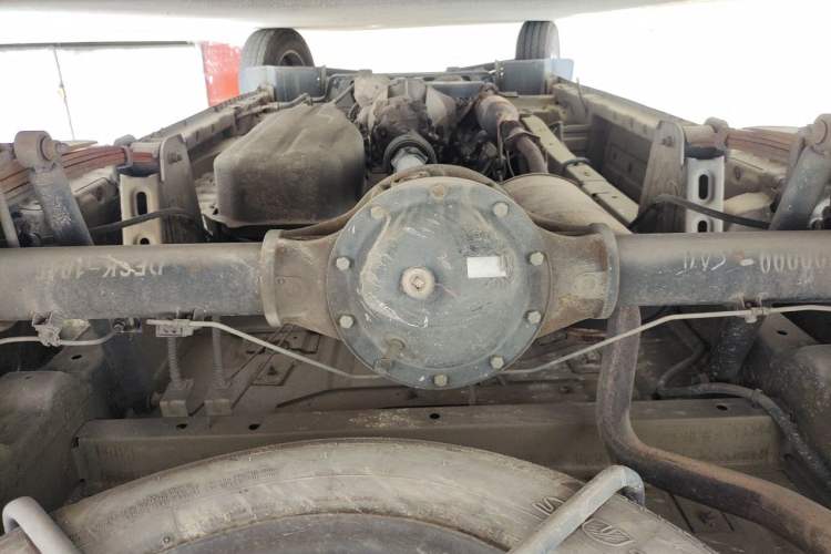 Used Dongfeng Xiaokang C37 2016 1.5L Standard II DK15-06 Chassis Rear