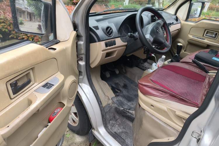 Used Dongfeng Xiaokang C37 2016 1.5L Standard II DK15-06 Driver Seat