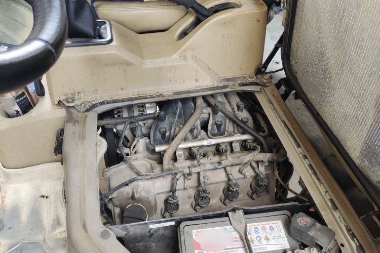 Used Dongfeng Xiaokang C37 2016 1.5L Standard II DK15-06 Engine Bay