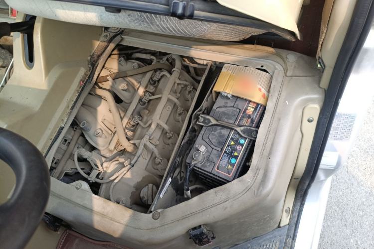 Used Dongfeng Xiaokang C37 2016 1.5L Standard II DK15-06 Engine Bay Left