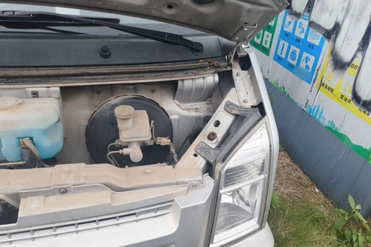 Used Dongfeng Xiaokang C37 2016 1.5L Standard II DK15-06 Engine Bay Left