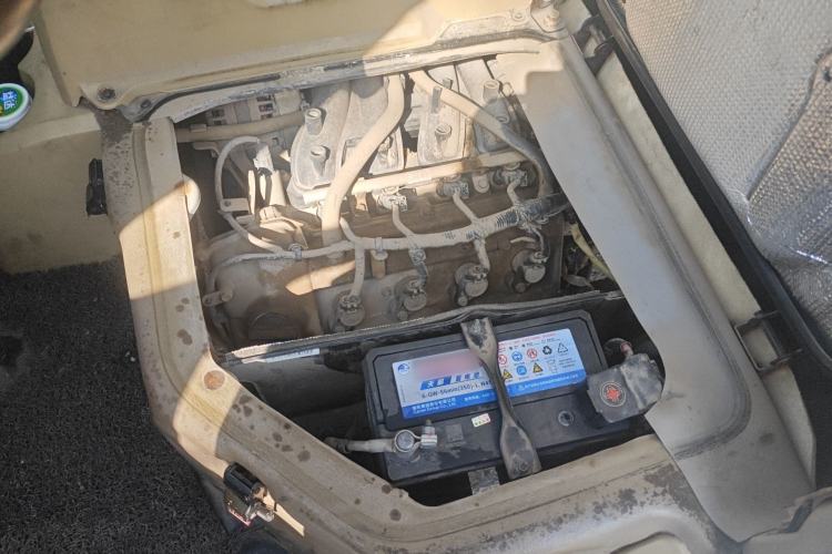Used Dongfeng Xiaokang C37 2016 1.5L Standard II DK15-06 Engine Bay