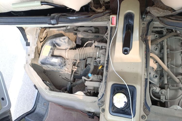 Used Dongfeng Xiaokang C37 2016 1.5L Standard II DK15-06 Engine Bay Right