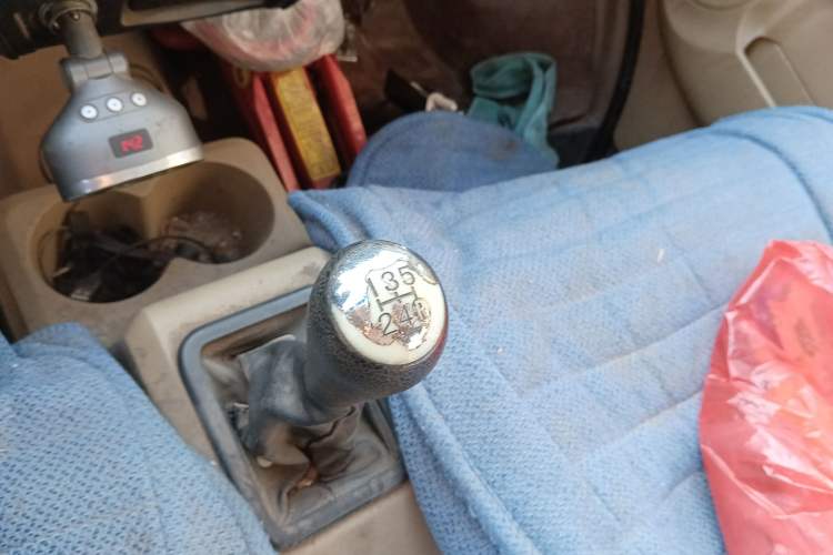 Used Dongfeng Xiaokang C37 2016 1.5L Standard II DK15-06 Gear Lever