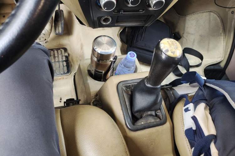 Used Dongfeng Xiaokang C37 2016 1.5L Standard II DK15-06 Gear Lever
