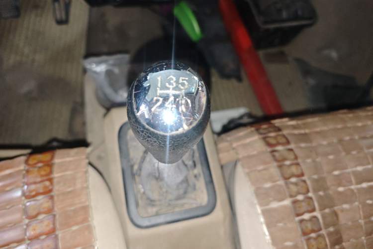 Used Dongfeng Xiaokang C37 2016 1.5L Standard II DK15-06 Gear Lever
