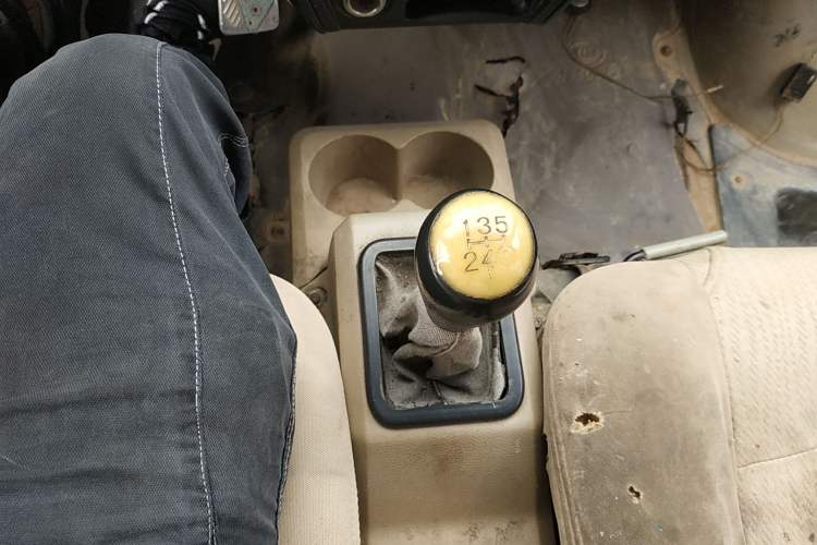 Used Dongfeng Xiaokang C37 2016 1.5L Standard II DK15-06 Gear Lever